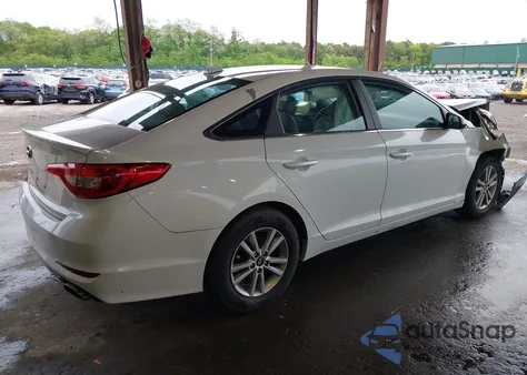 2017 Hyundai Sonata z USA, uszkodzony, nr VIN 5NPE24AF5HH494123